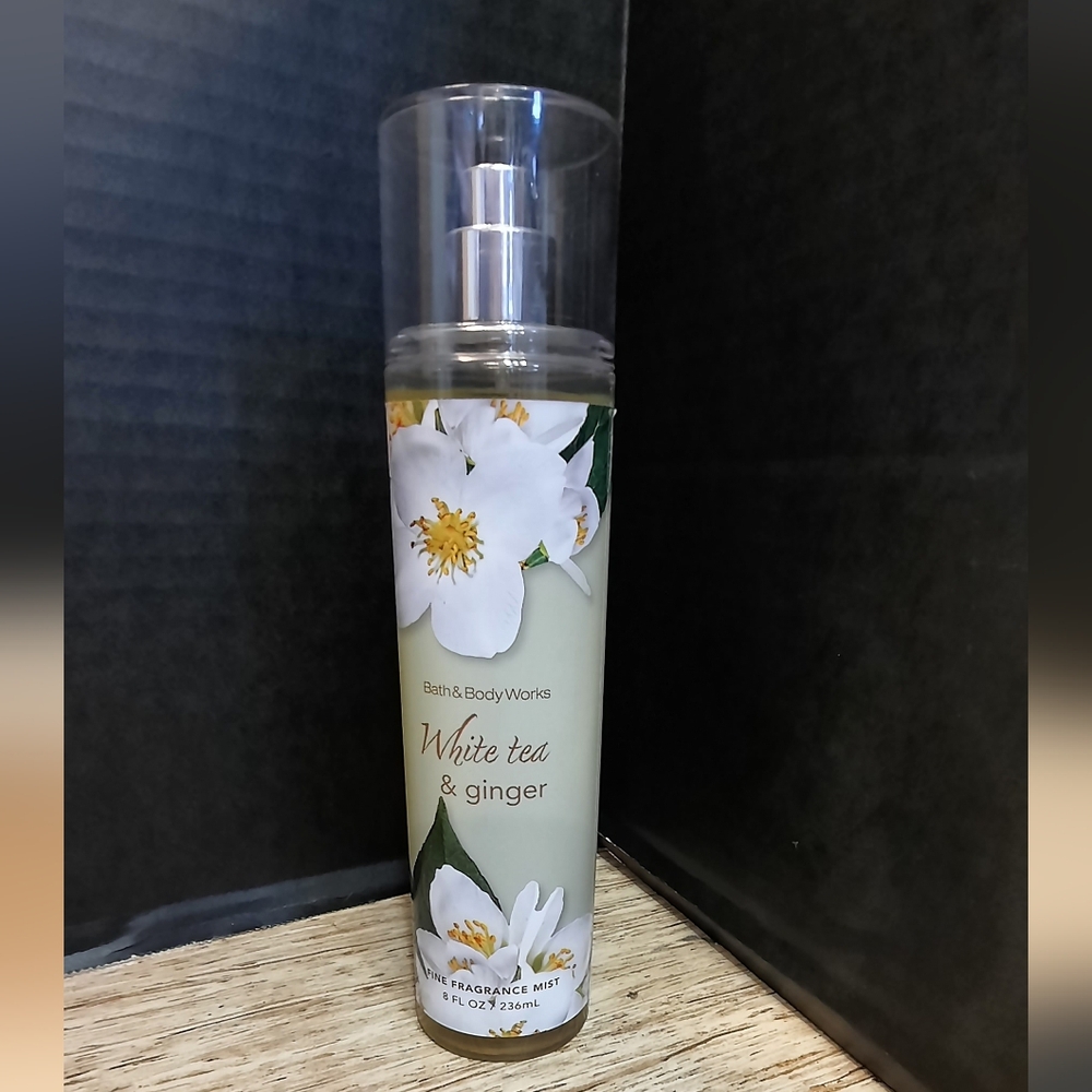 "WHITE TEA & GINGER"  BATH AND BODY WORKS